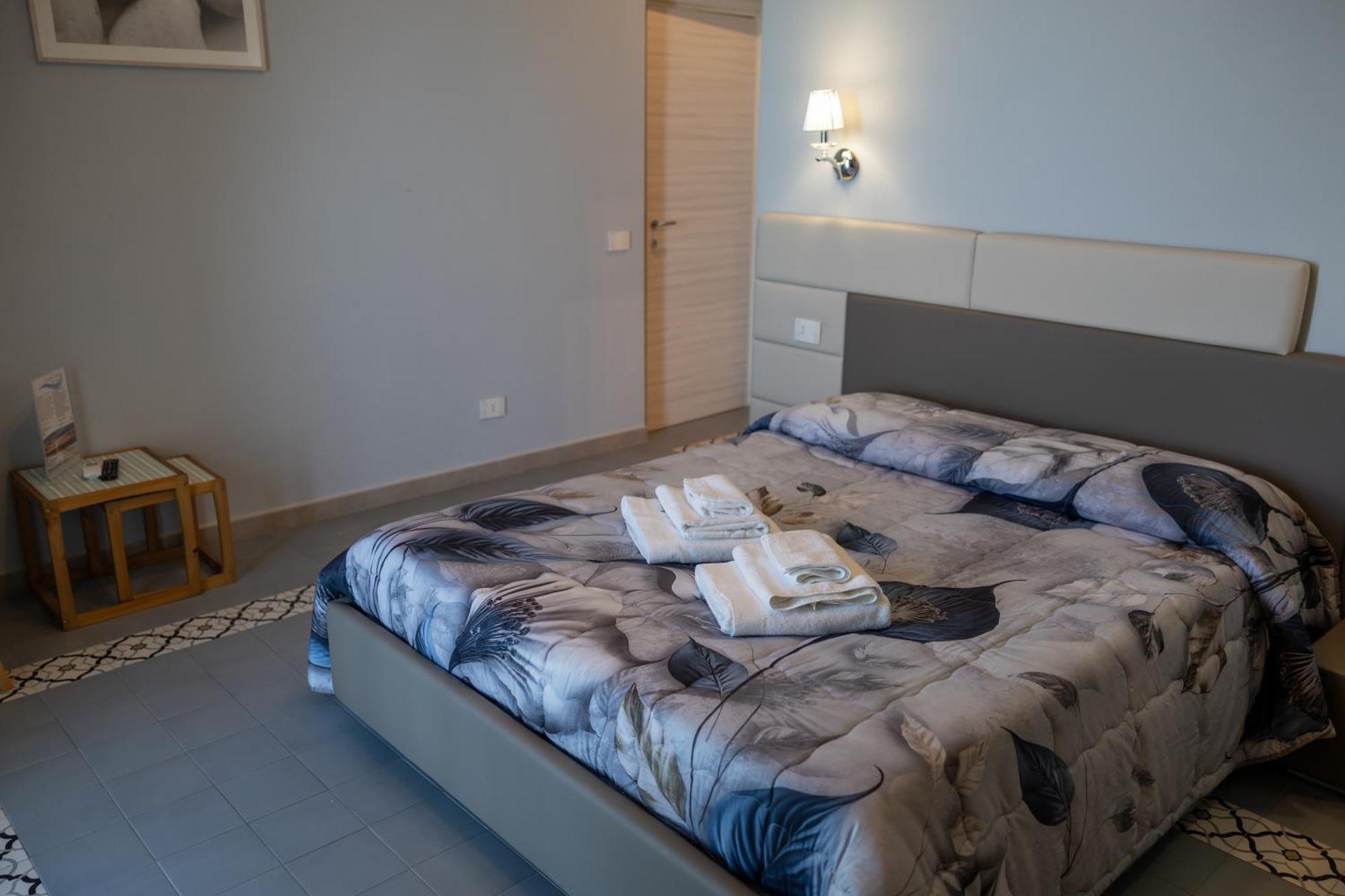 Dimora Le Pietre Del Mare Hotel Pizzo  Luaran gambar