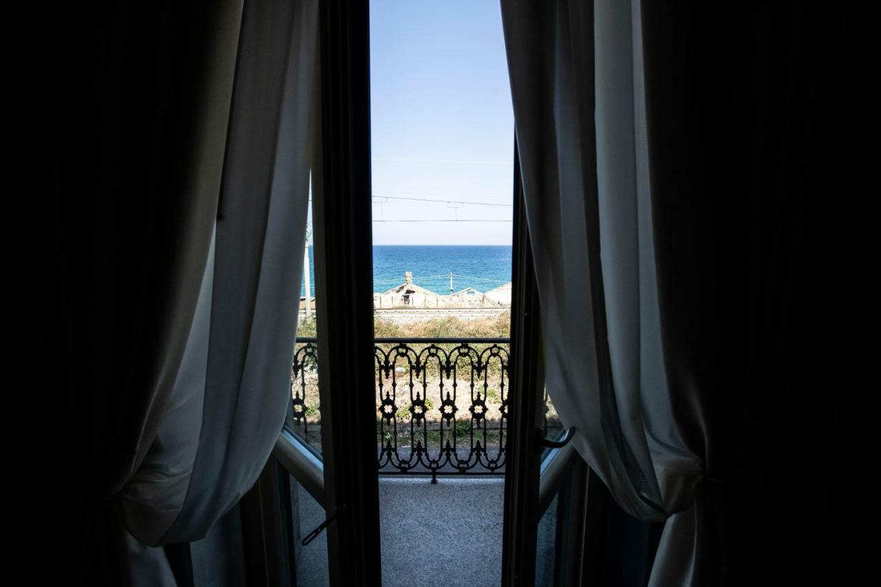 Dimora Le Pietre Del Mare Hotel Pizzo  Luaran gambar